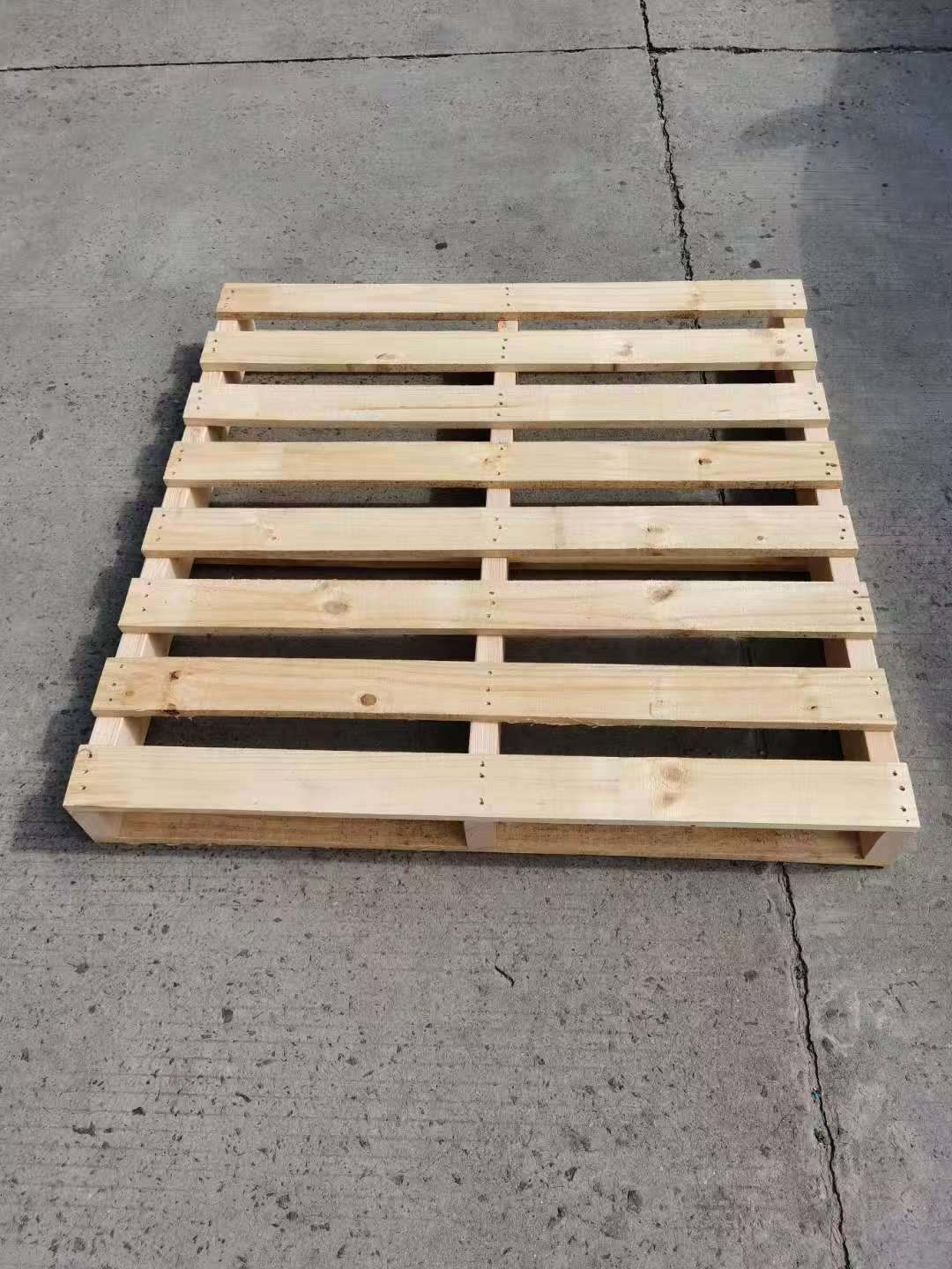 2-Way Entry Heat-Treated Pallet - Top View