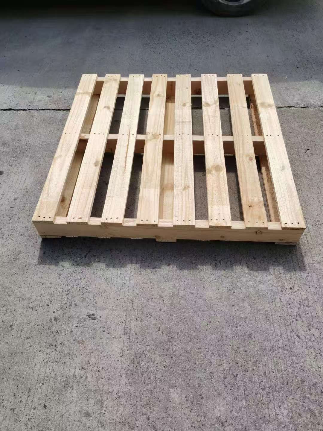 2-Way Entry Heat-Treated Pallets