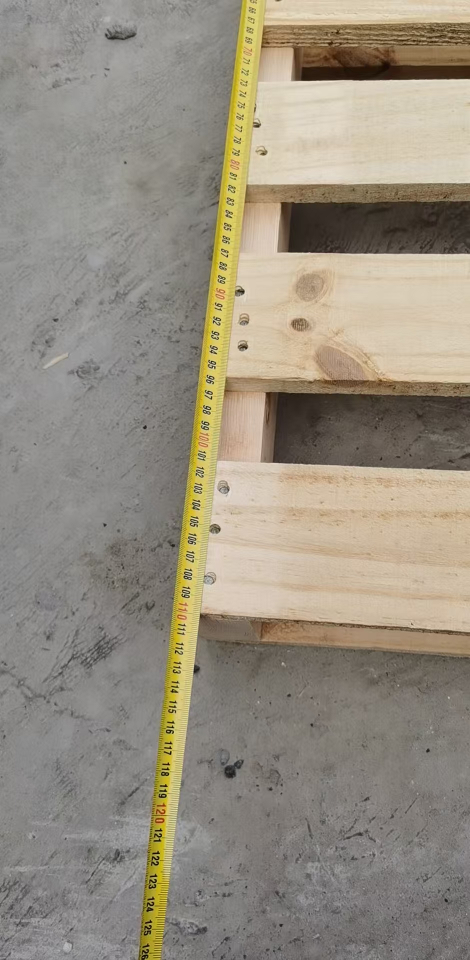 2-Way Entry Heat-Treated Pallet - Length Measurement