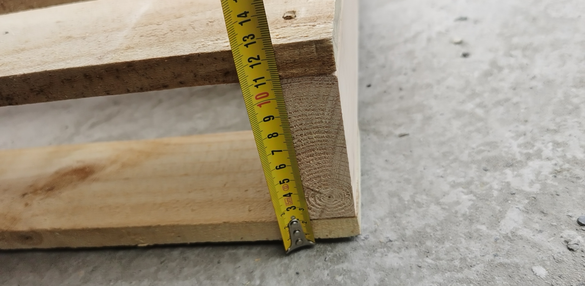 2-Way Entry Heat-Treated Pallet - Height Measurement