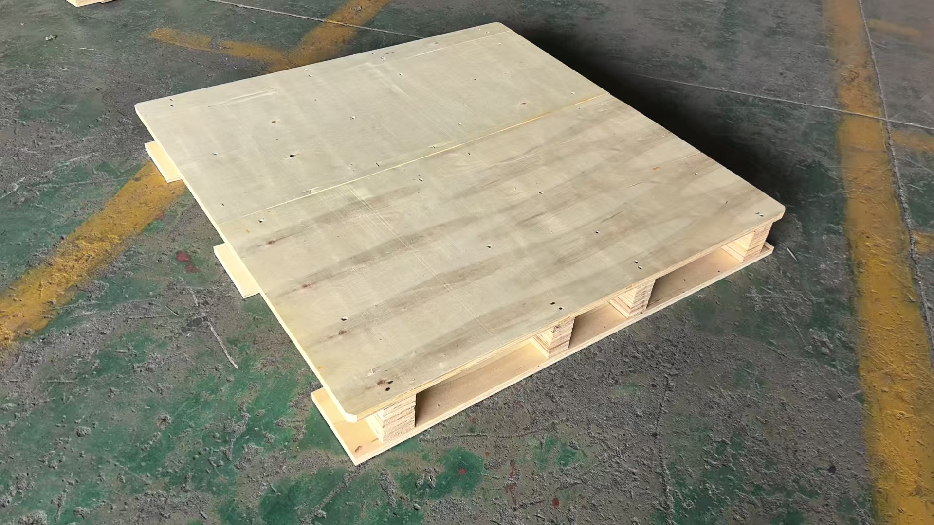 2-Way Entry Pallet Side View
