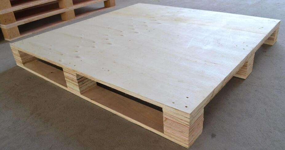 4-Way Entry Plywood Pallet - Side Detail