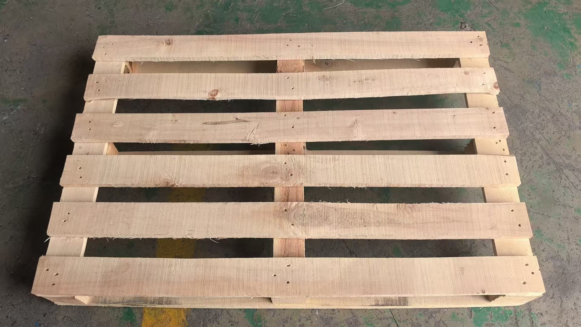 Heat-Treated Stringer Pallets