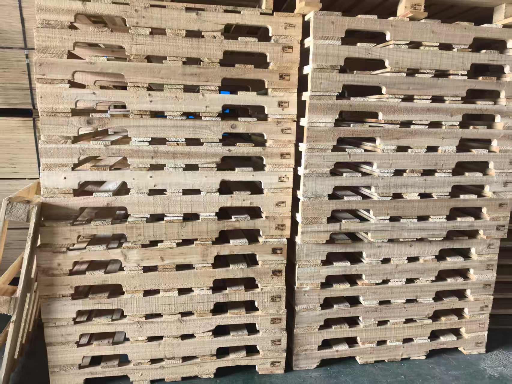 US Standard Pallets - Warehouse Stock